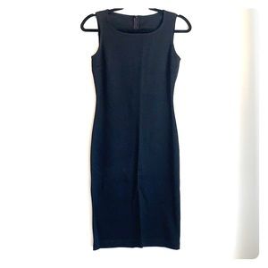 St. John Collection mid length sleeveless knit